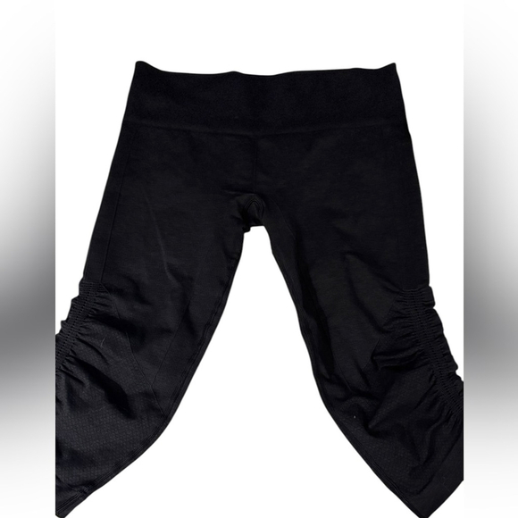LULULEMON Ebb To Street Crop 21"
Black - Picture 5 of 6